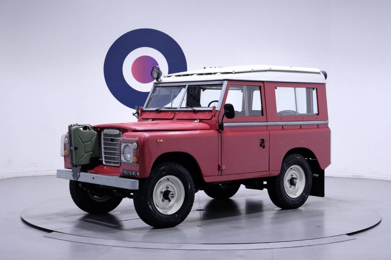 LAND ROVER Defender