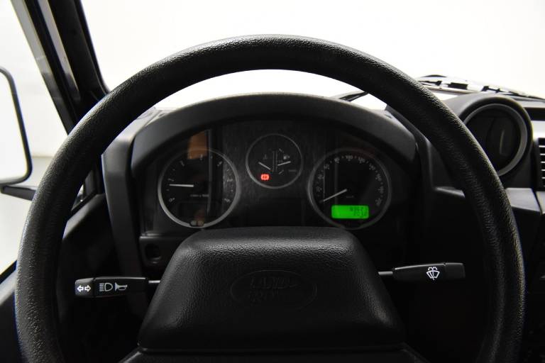 LAND ROVER Defender 19