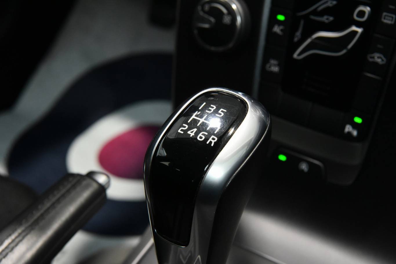 VOLVO V40 Cross Country 50