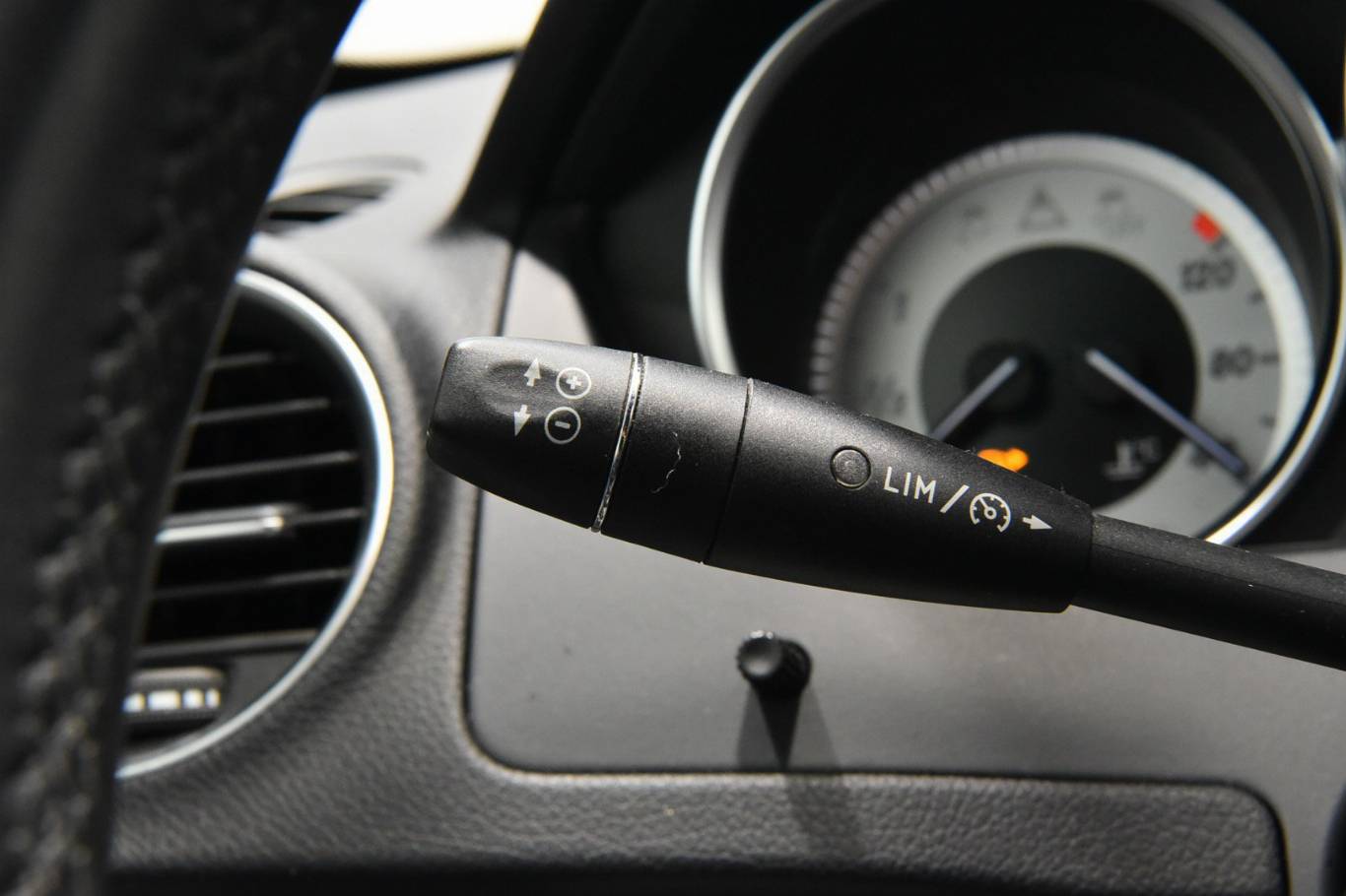 MERCEDES-BENZ C 250 26