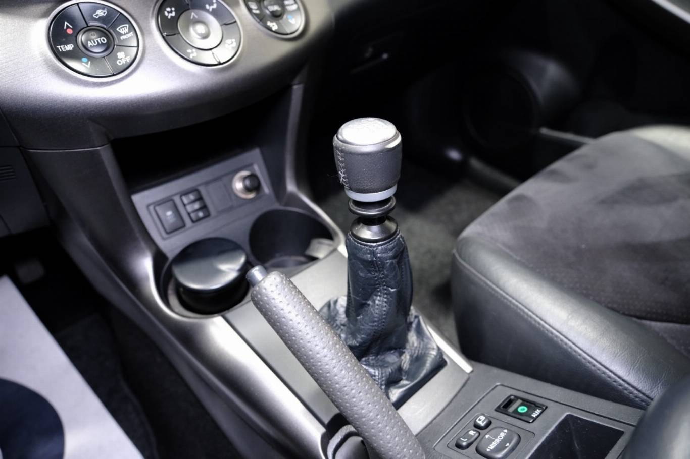 TOYOTA RAV 4 MY23 29