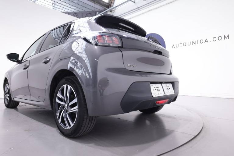 PEUGEOT 208 37