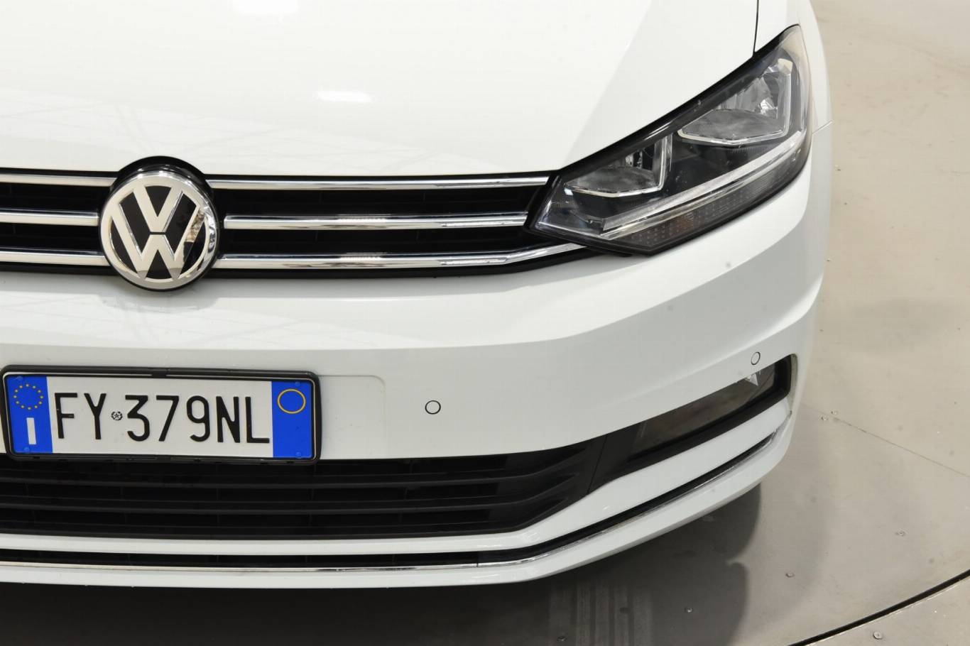 VOLKSWAGEN Touran 15