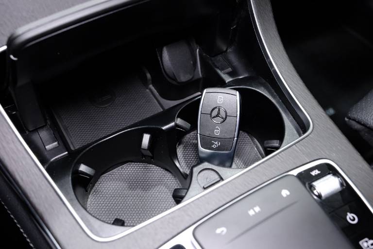 MERCEDES-BENZ GLC 200 32