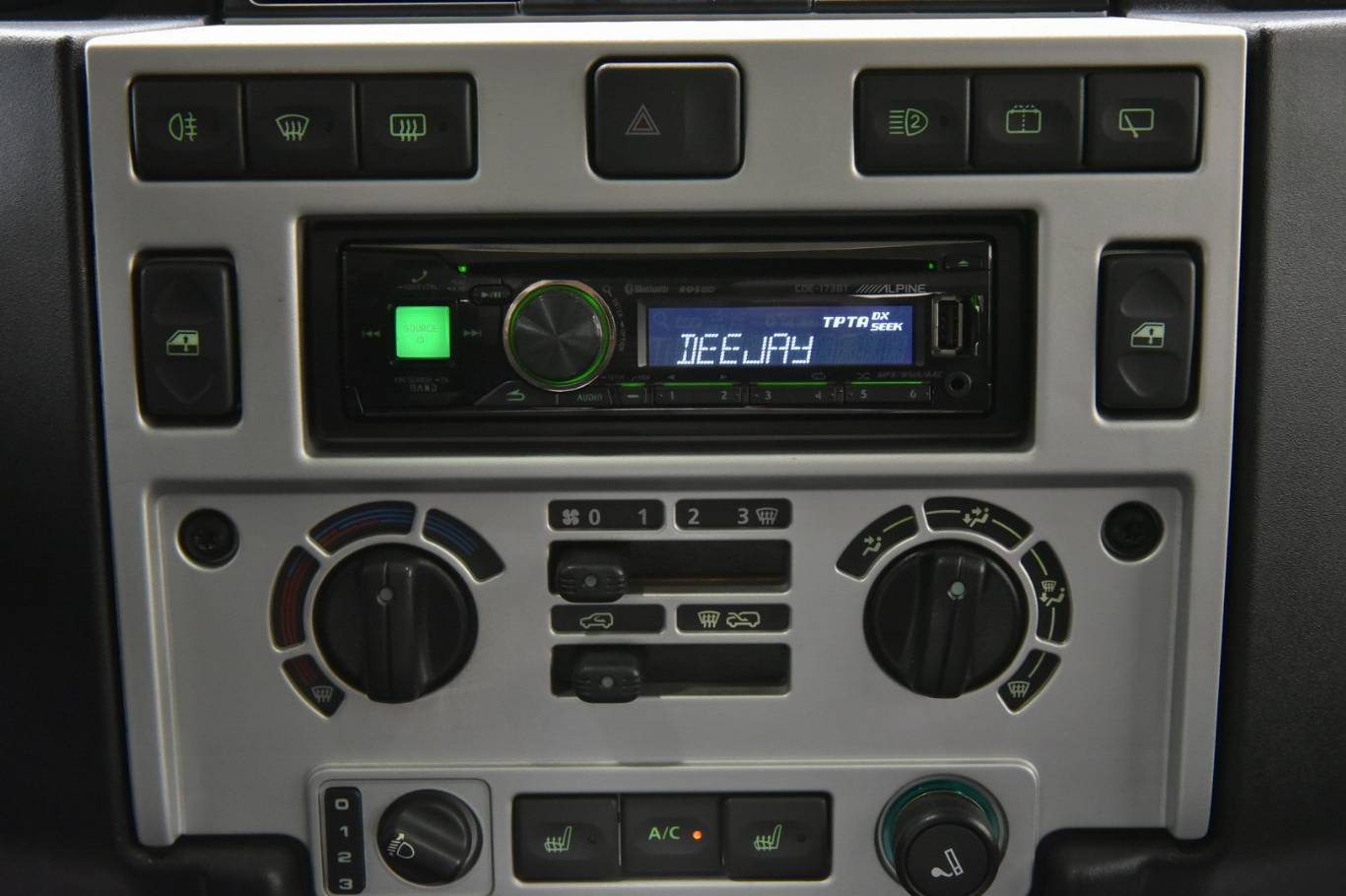 LAND ROVER Defender 41