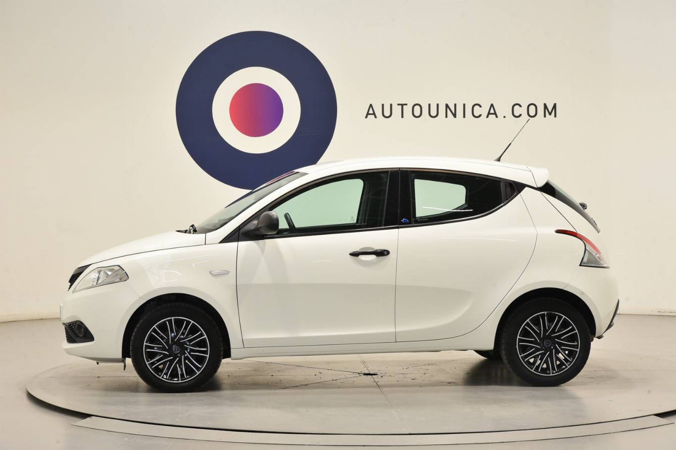 LANCIA Ypsilon 32