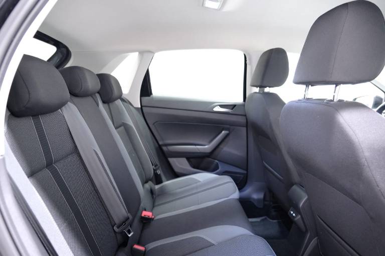 VOLKSWAGEN Polo 61