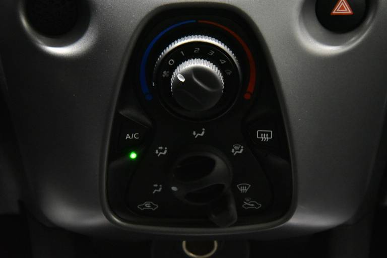 TOYOTA Aygo 11