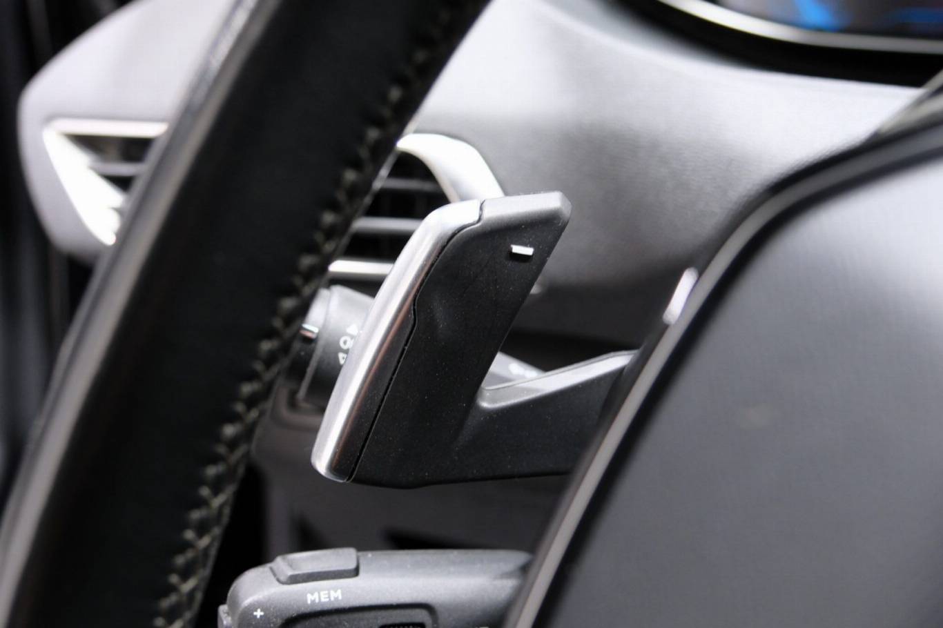PEUGEOT 3008 23