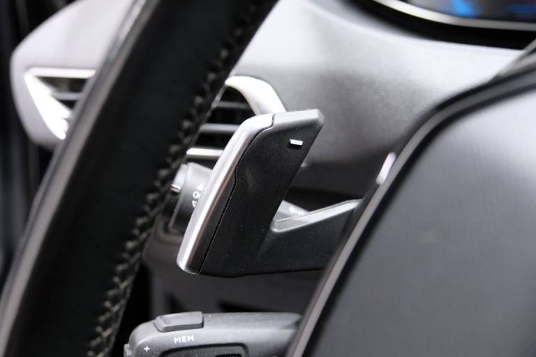 PEUGEOT 3008 23