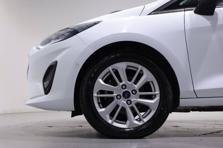 FORD Fiesta 17