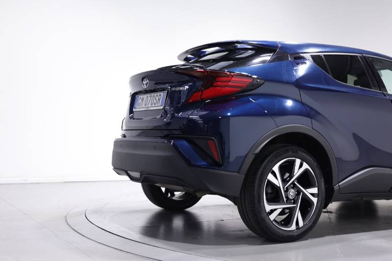 TOYOTA C-HR 48
