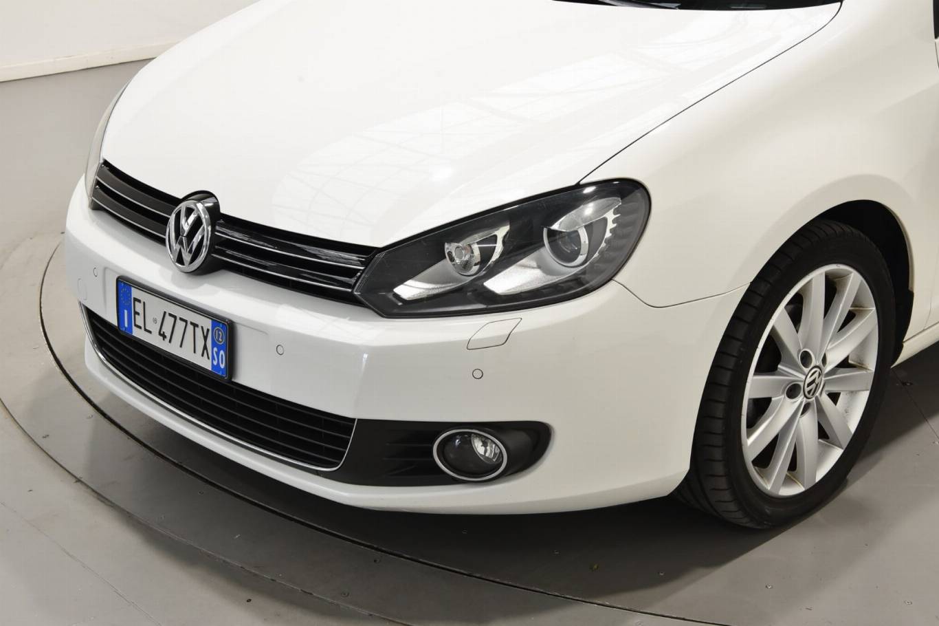 VOLKSWAGEN Golf 36
