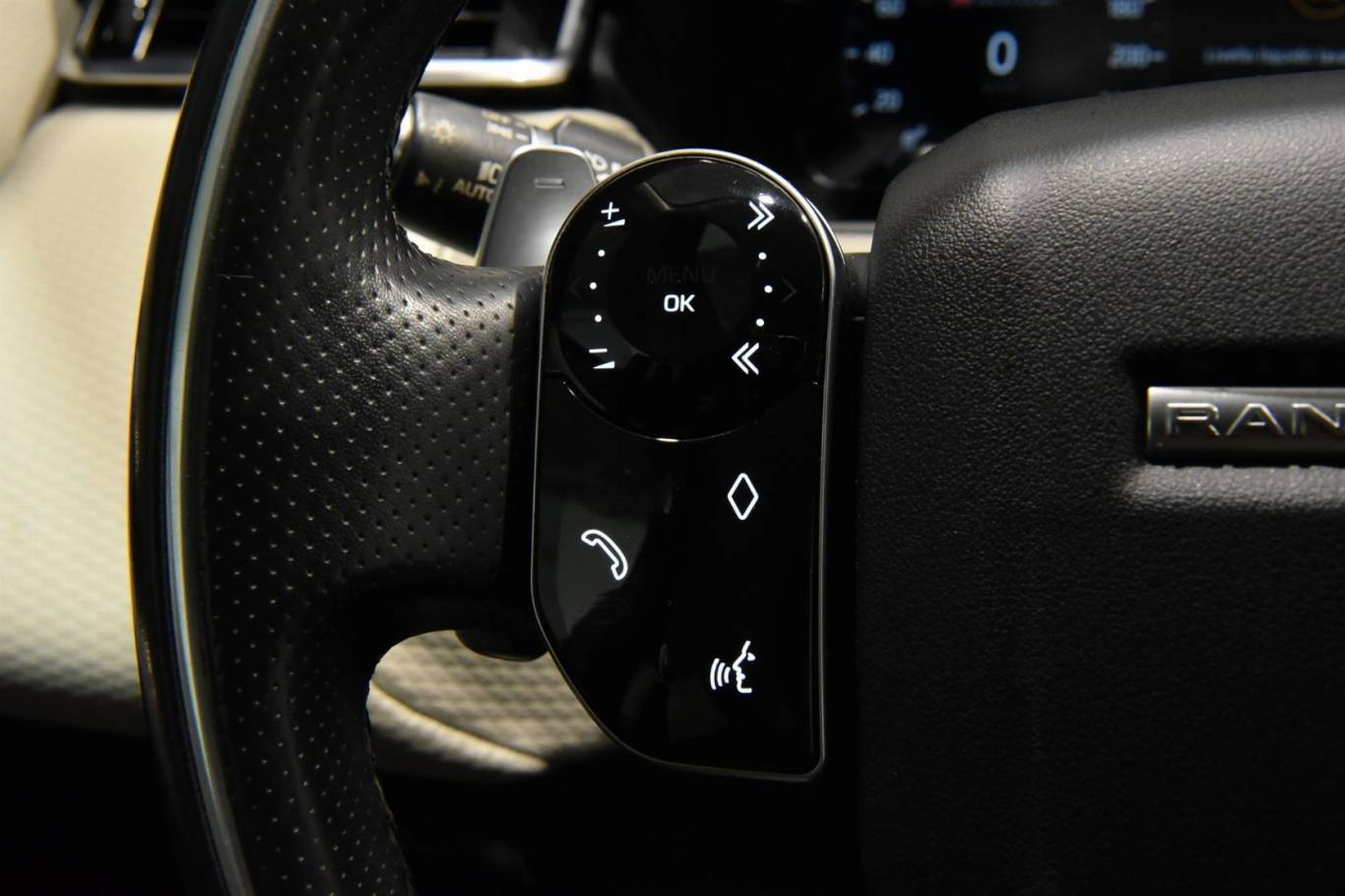 LAND ROVER Range Rover Velar 7