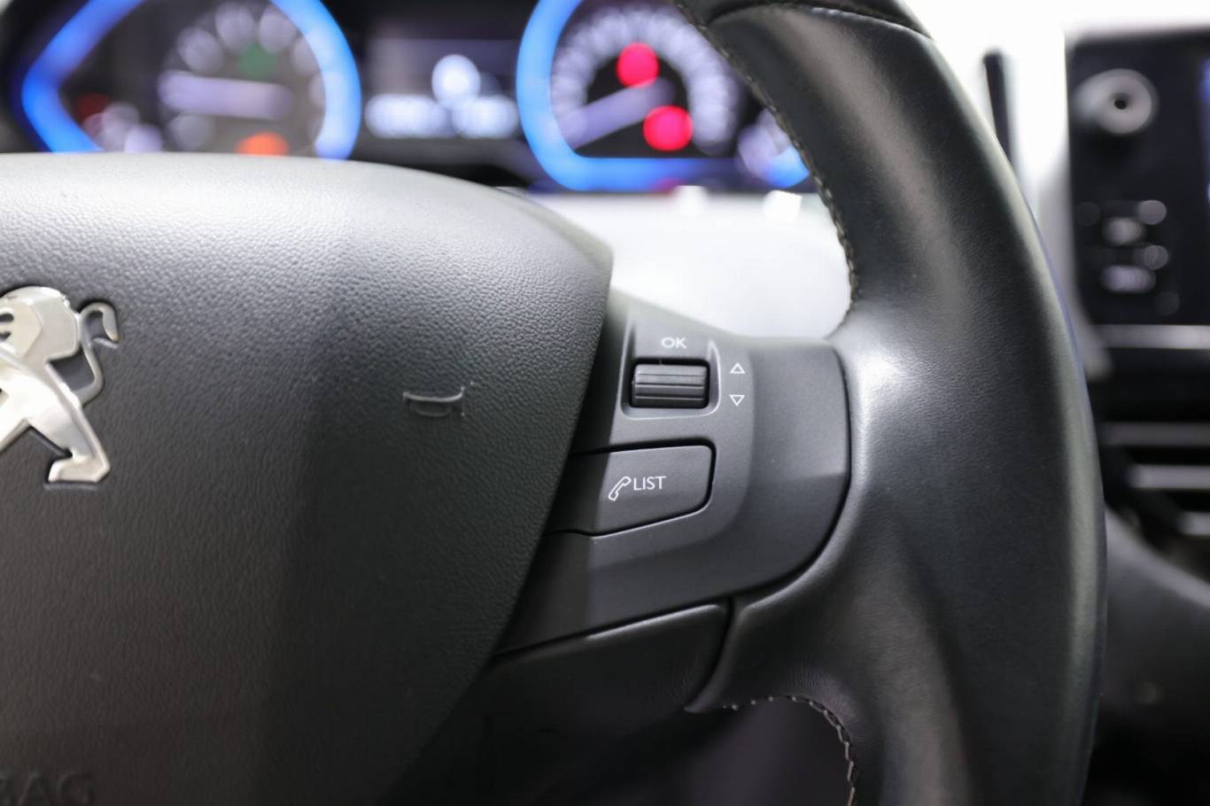PEUGEOT 2008 22