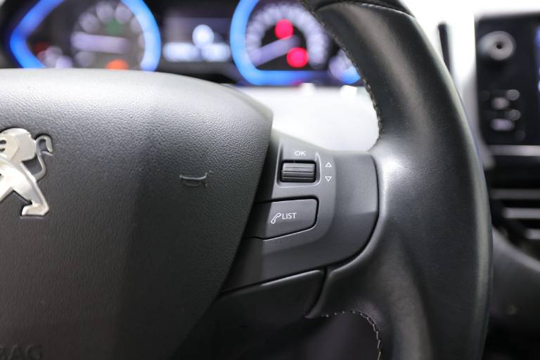 PEUGEOT 2008 22