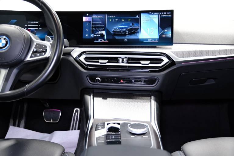 BMW 320 43