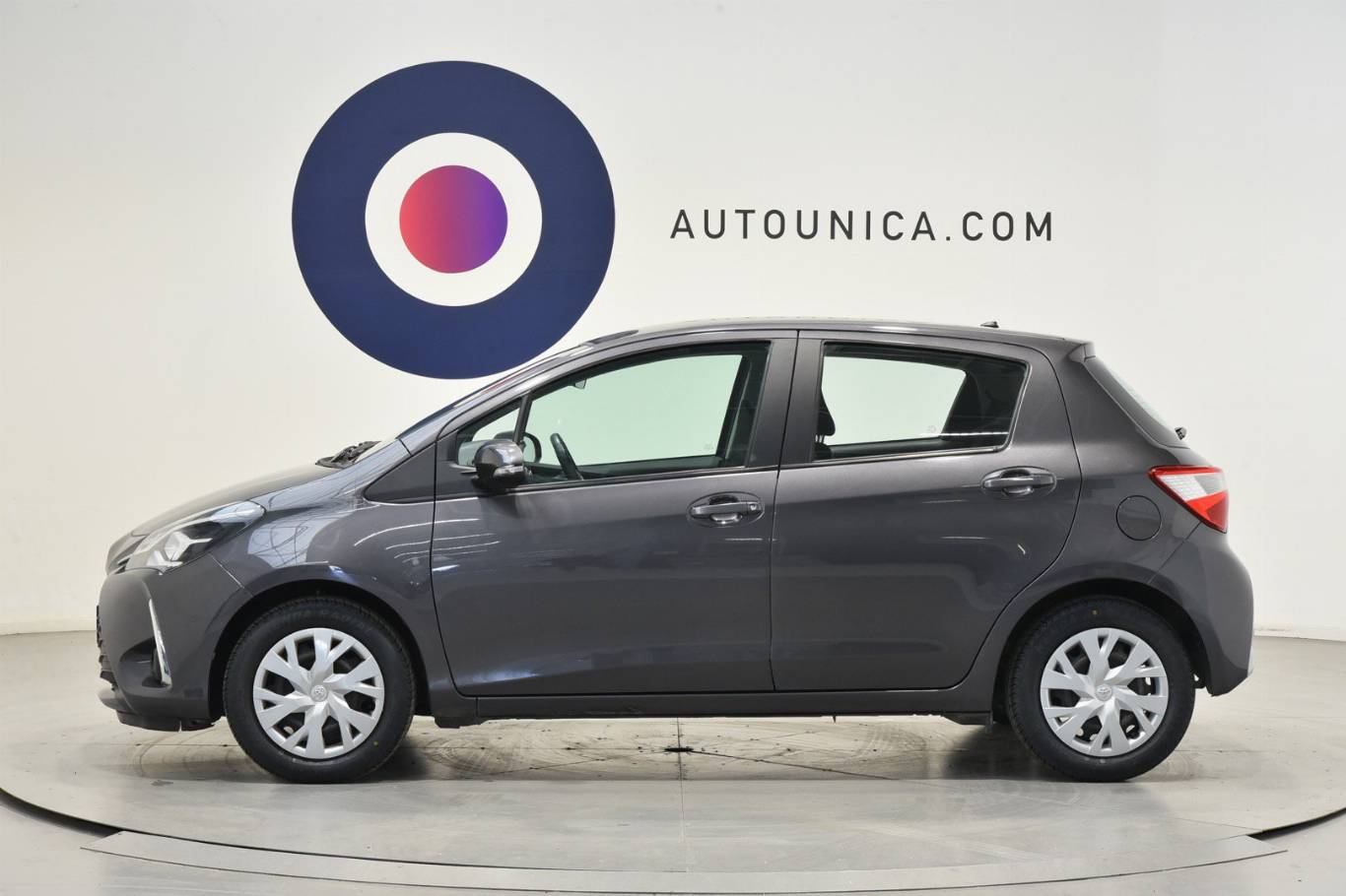 TOYOTA Yaris 32
