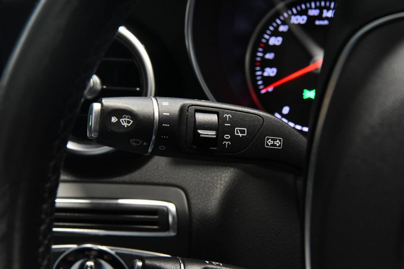 MERCEDES-BENZ C 220 26