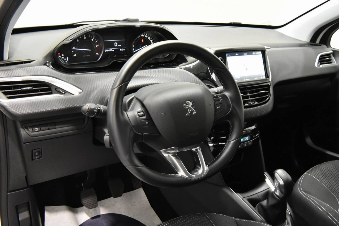 PEUGEOT 208 3