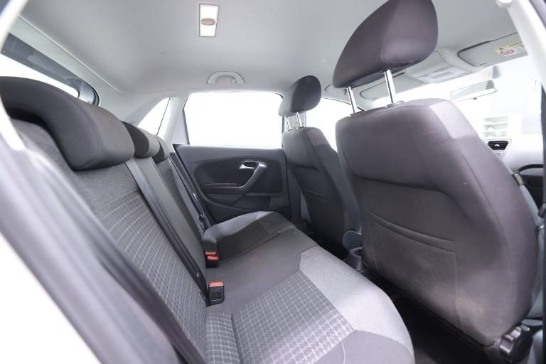 VOLKSWAGEN Polo 41