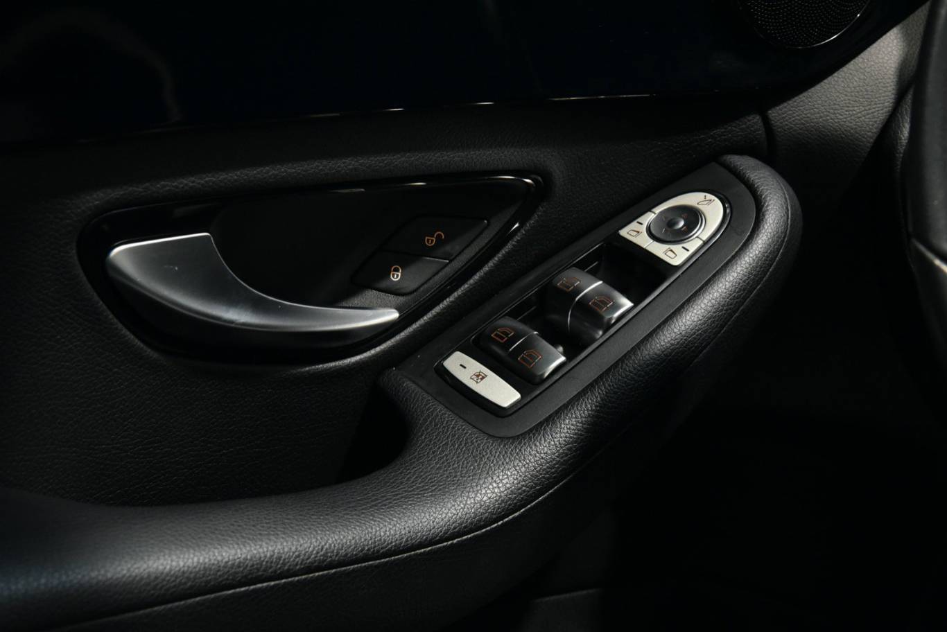 MERCEDES-BENZ C 220 45