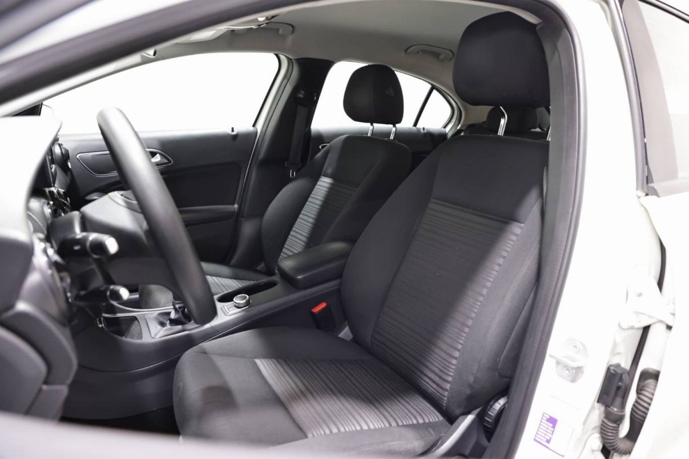 MERCEDES-BENZ A 180 6