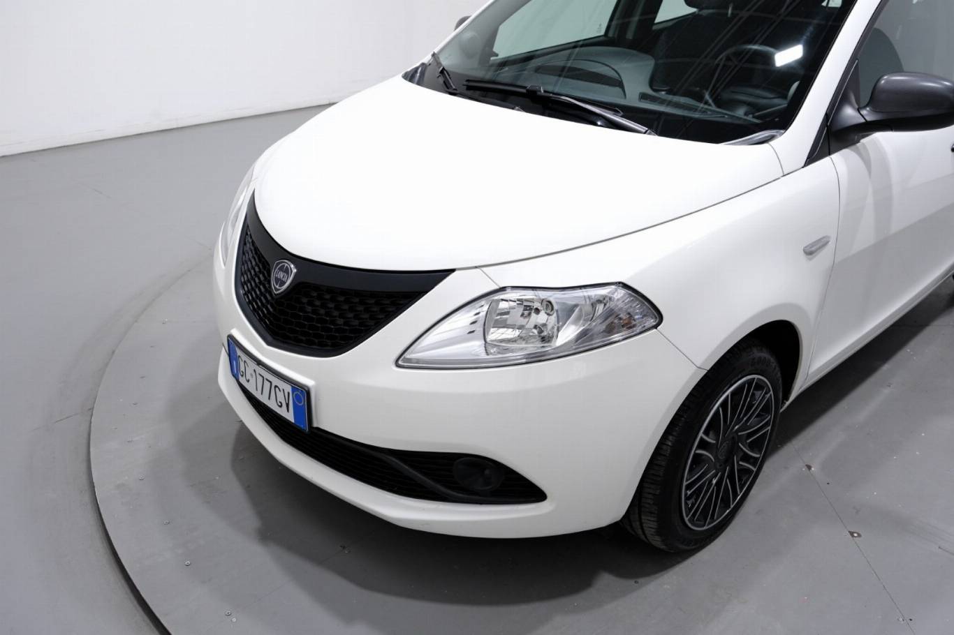 LANCIA Ypsilon 18