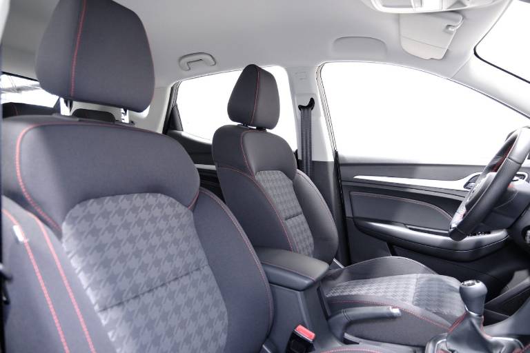 MG ZS 56
