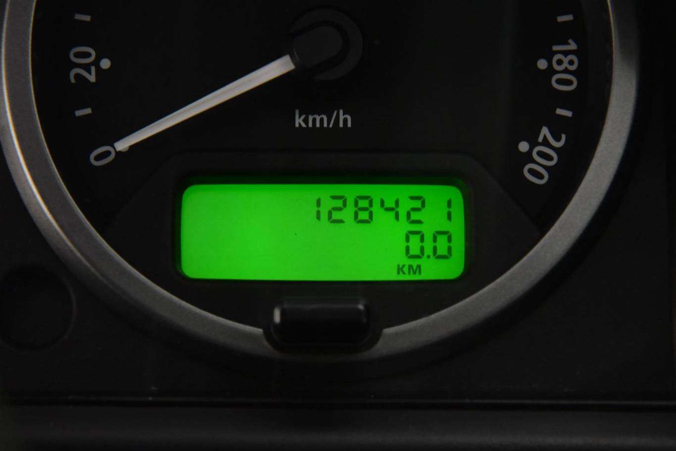 LAND ROVER Defender 23