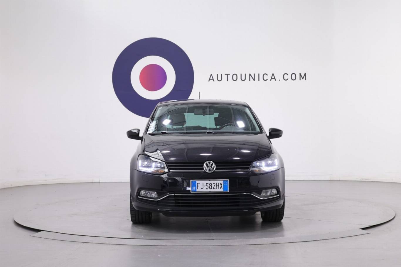 VOLKSWAGEN Polo 2