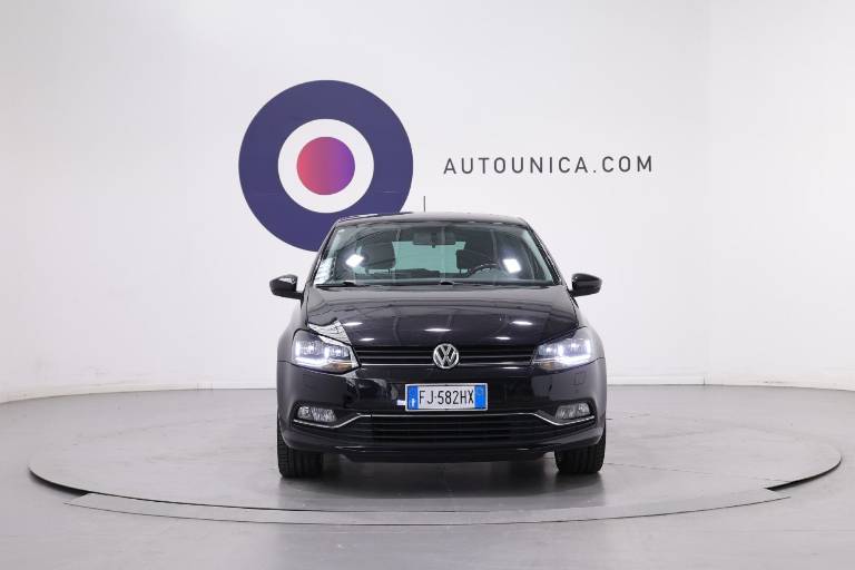 VOLKSWAGEN Polo 2