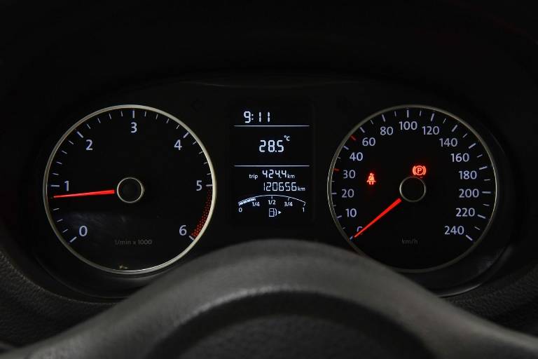 VOLKSWAGEN Polo 24
