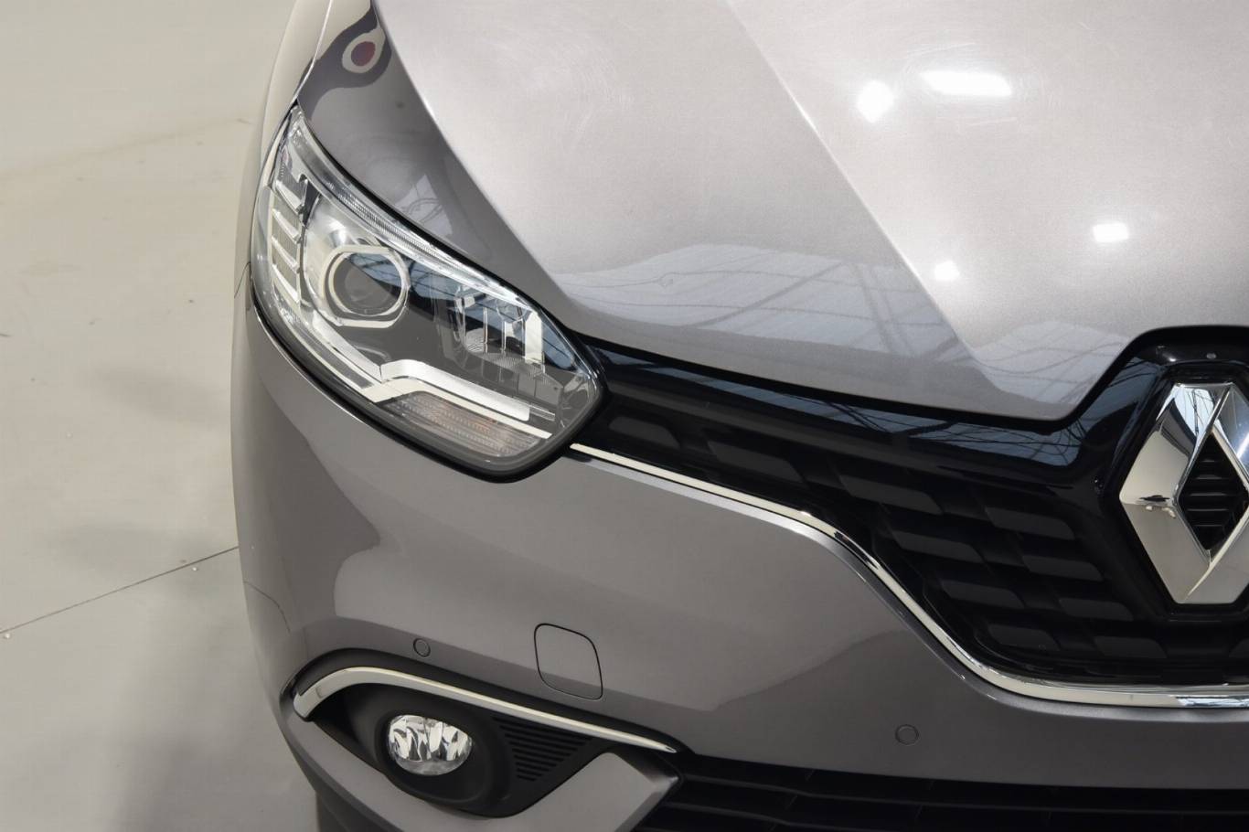 RENAULT Grand Scenic 27