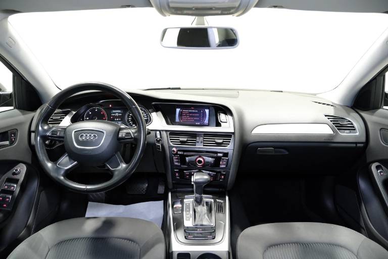 AUDI A4 9