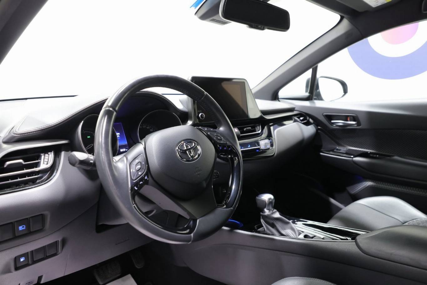 TOYOTA C-HR 5