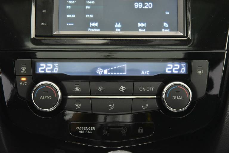 NISSAN Qashqai 11