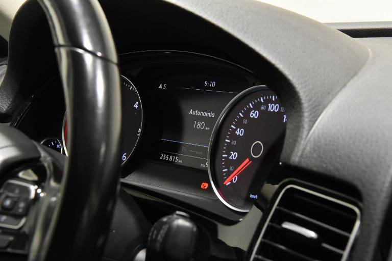 VOLKSWAGEN Touareg 40