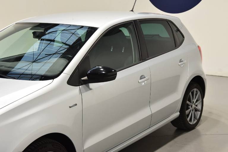 VOLKSWAGEN Polo 36
