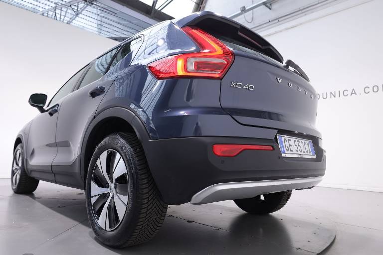 VOLVO XC40 38