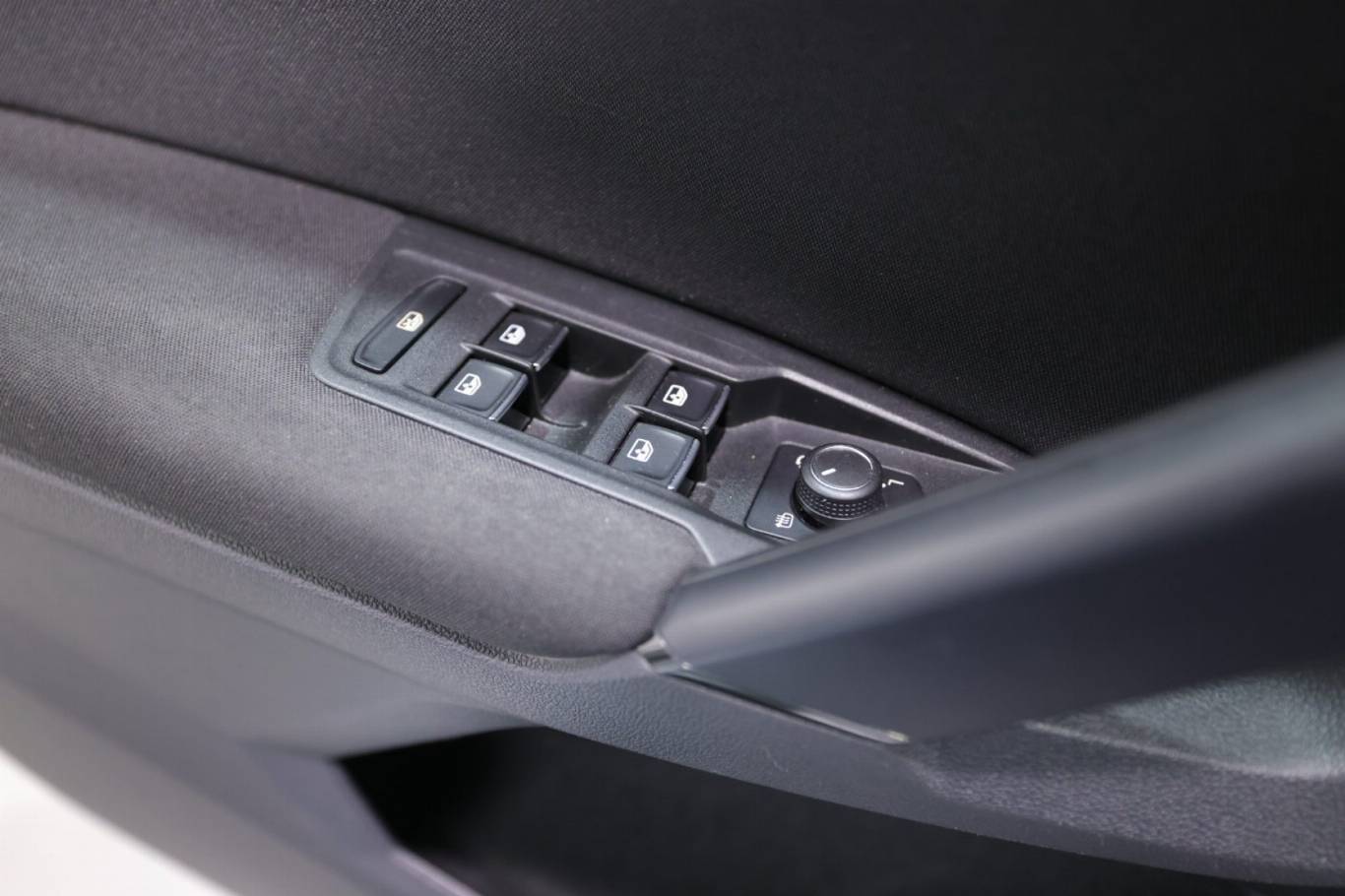 VOLKSWAGEN Tiguan 36