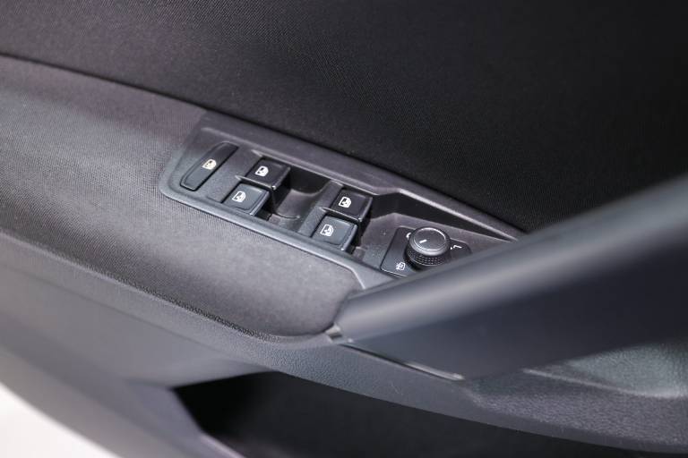 VOLKSWAGEN Tiguan 36