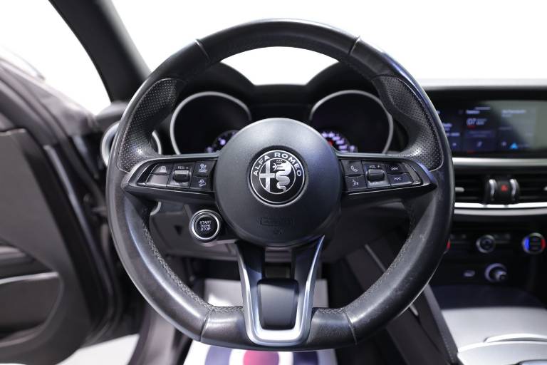 ALFA ROMEO Stelvio 7