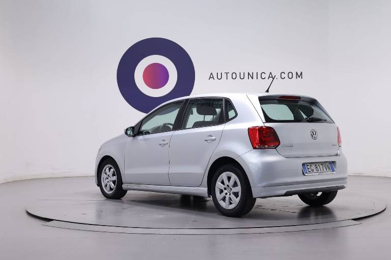 VOLKSWAGEN Polo 10
