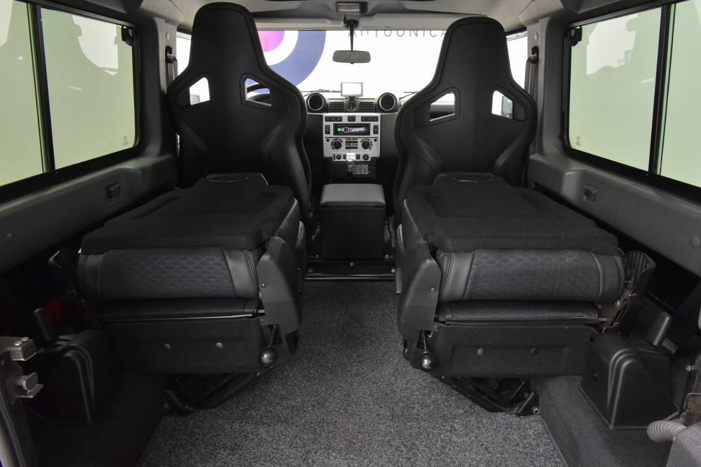 LAND ROVER Defender 61