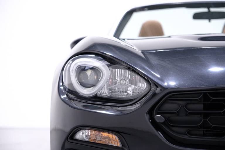 FIAT 124 Spider 13