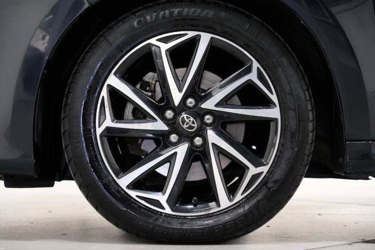 TOYOTA Yaris 11