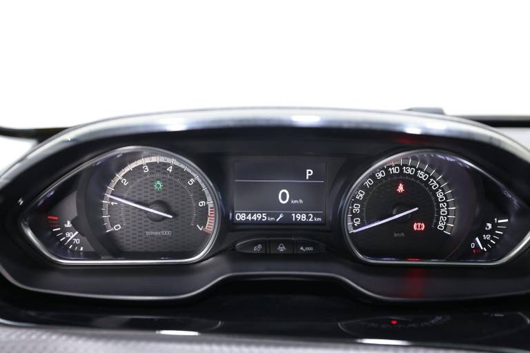 PEUGEOT 2008 8