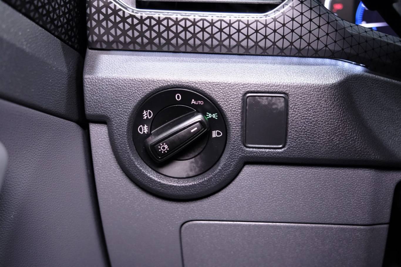 VOLKSWAGEN T-Cross 28