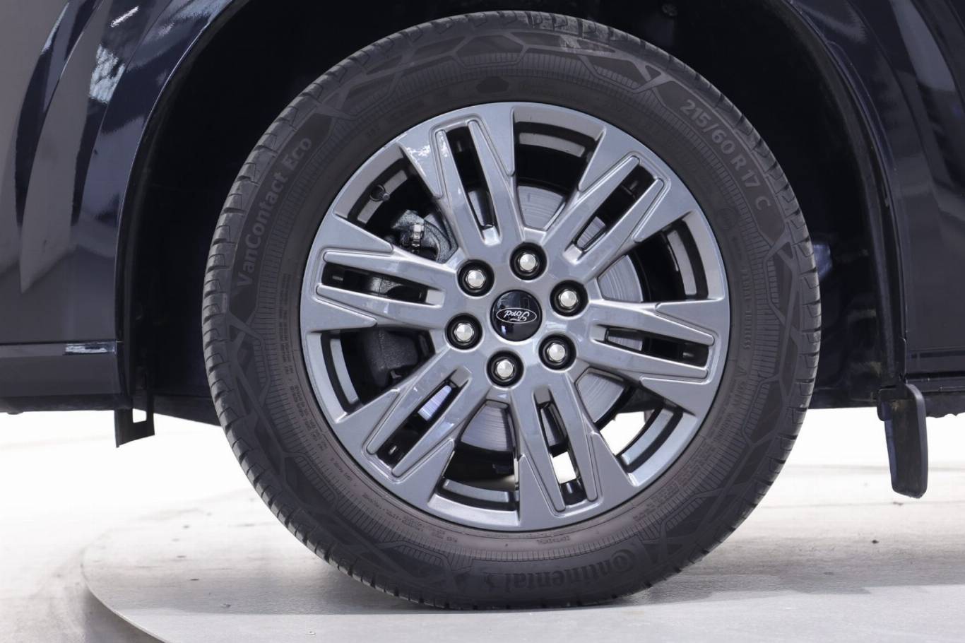 FORD Tourneo Custom 13